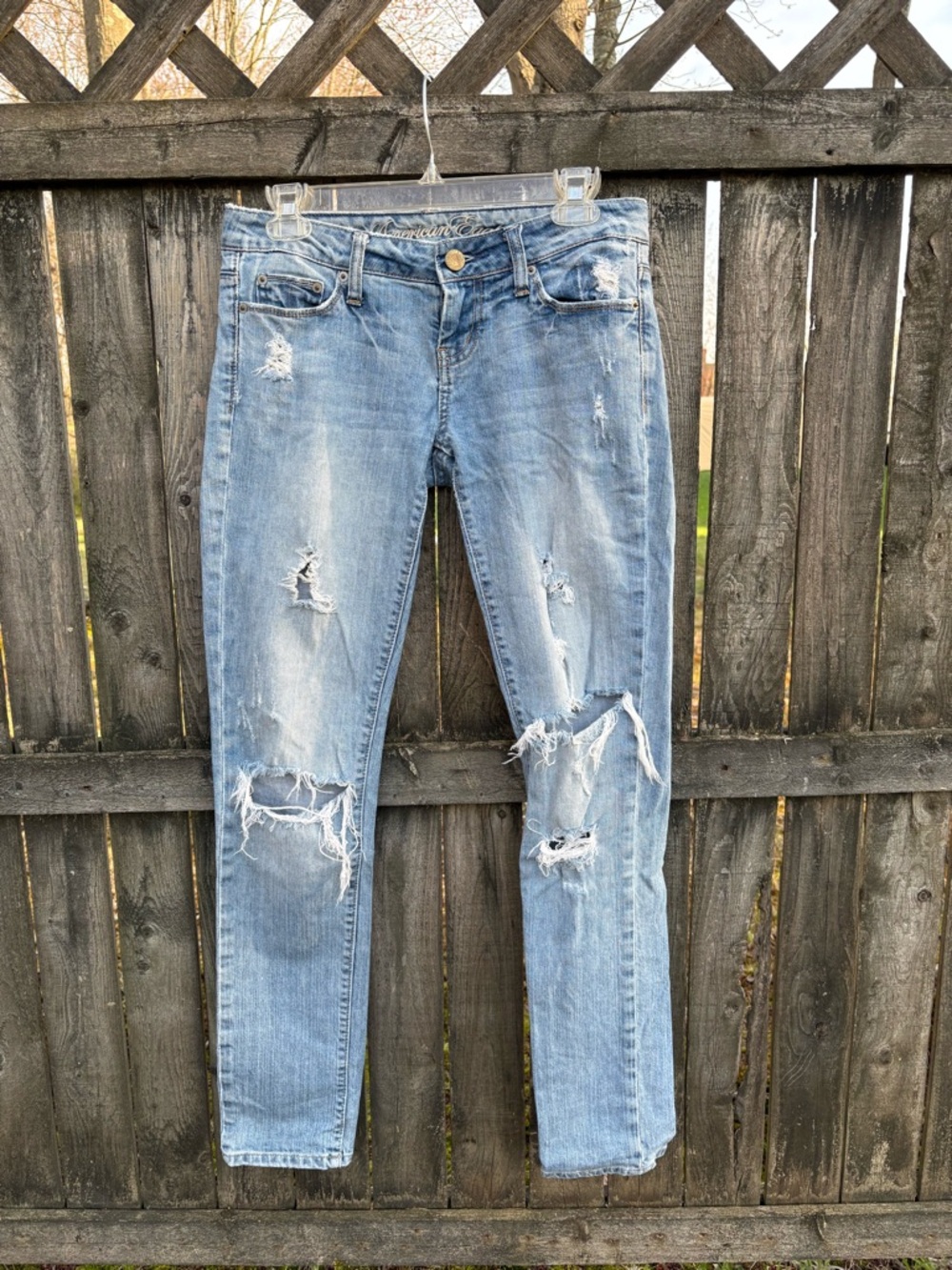 American Eagle Outfitters Light Blue Distressed Jeans